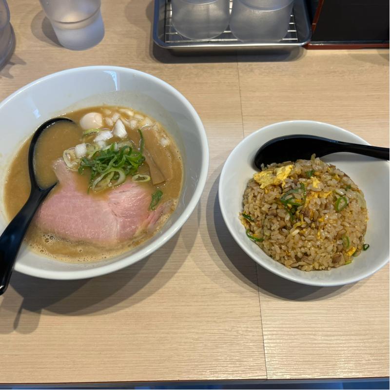 とんこつ醤油ラーメン　チャーハンセット(らぁ～麺 SHOU )