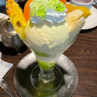 フルーツパフェ