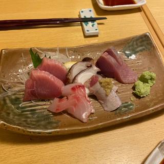 刺身盛り合わせ（小）(味処●酒処 とらや)