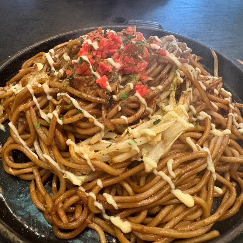 まるしょう特製ソース焼きそば　太麺　目玉焼き(焼きそばのまるしょう 本郷三丁目店)