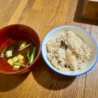 炊き込みご飯＋味噌汁