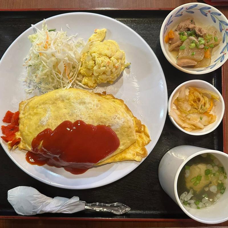 Bランチ オムライス(アクアリュウム喫茶 慈伴賜)