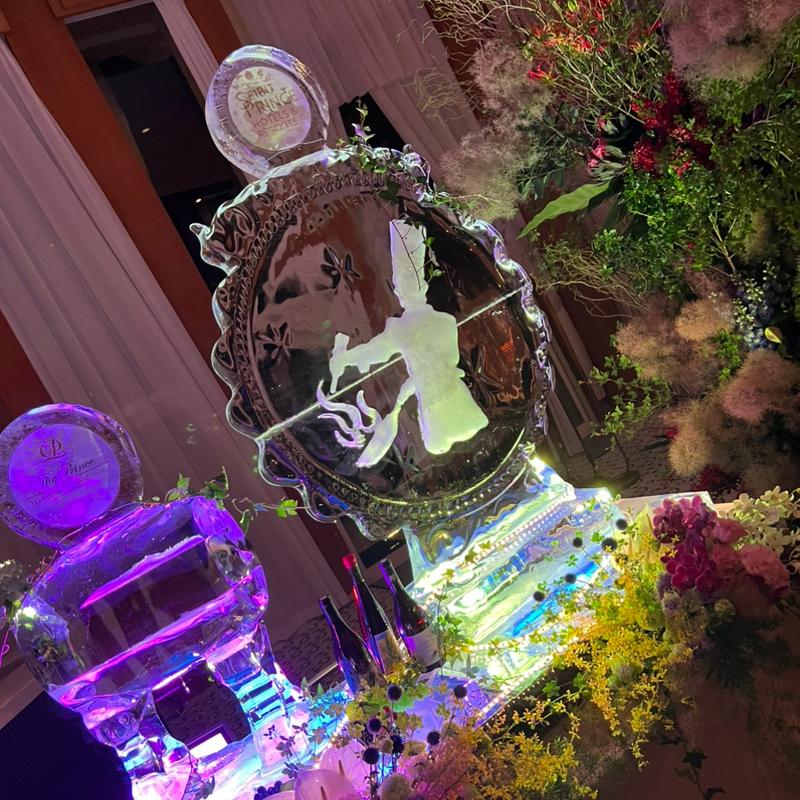 氷の彫刻オブジェ(メインダイニングルーム ル・トリアノン)