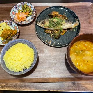 (定食堂 金剛石)