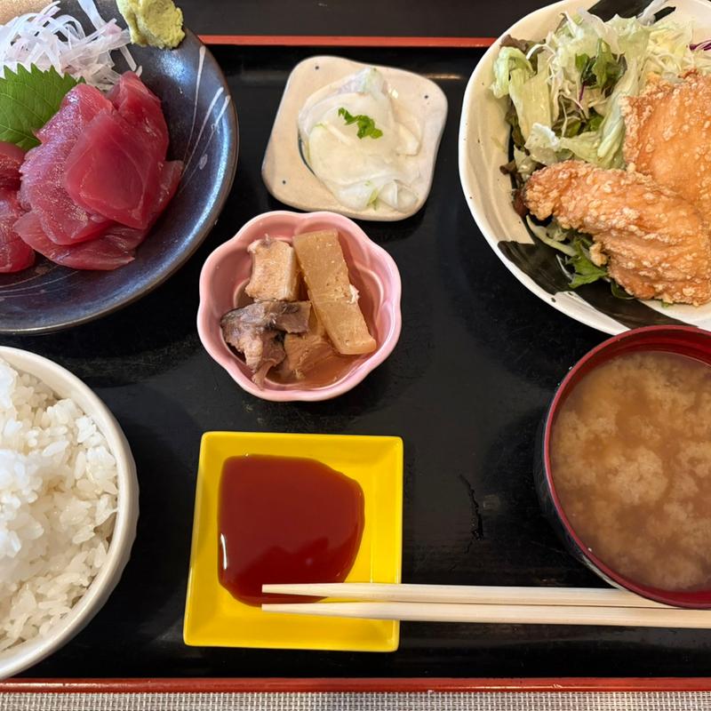 まぐろ切り落とし&とりからあげ(食事処たらふく)