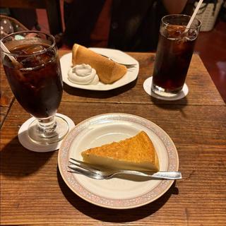 ベイクドチーズケーキセット(神田伯刺西爾 （カンダブラジル）)