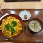 名古屋コーチン親子丼　鶏そばセット(鶏三和 パサール守谷SA上り店 （トリサンワ）)