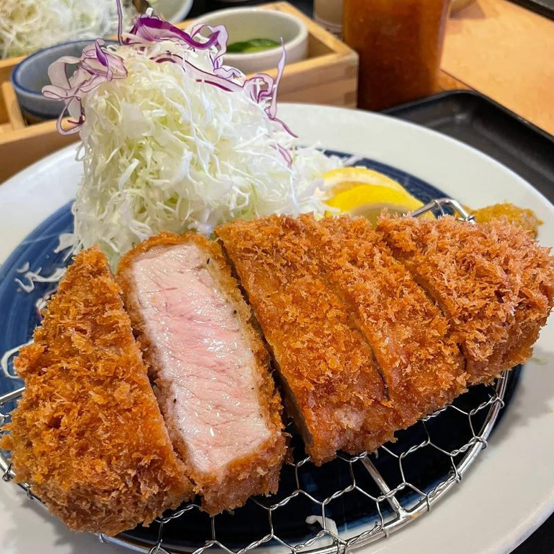 赤城豚厚切りロースカツ定食 240g(とんかつとんQ 春日部店)