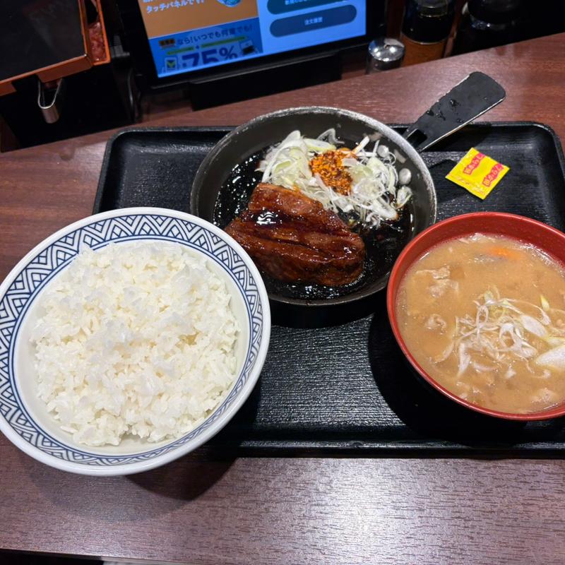 厚切り角煮定食＋豚汁(吉野家 川口駅東口店)