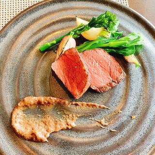 広島牛うちモモ肉のロースト（ランチコース）(douze Miyajima ドゥーズ宮島)