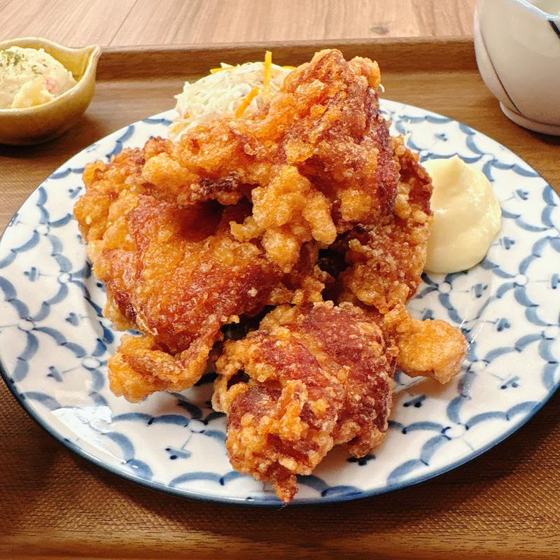 鶏ザンギ定食(鶏ザンギ3個)(白いたぬきホール)
