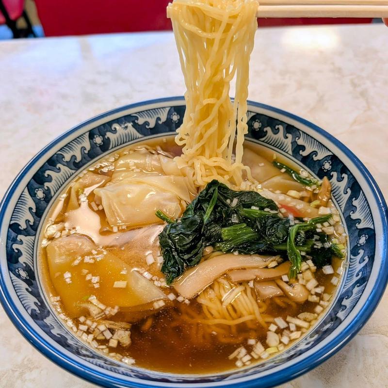 ワンタンメン(中華料理 中園亭)