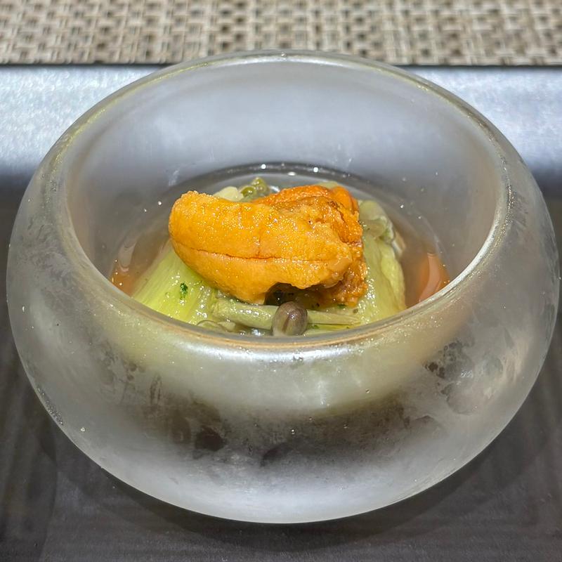 翡翠茄子 生うに じゅんさい(キッチンステージ)