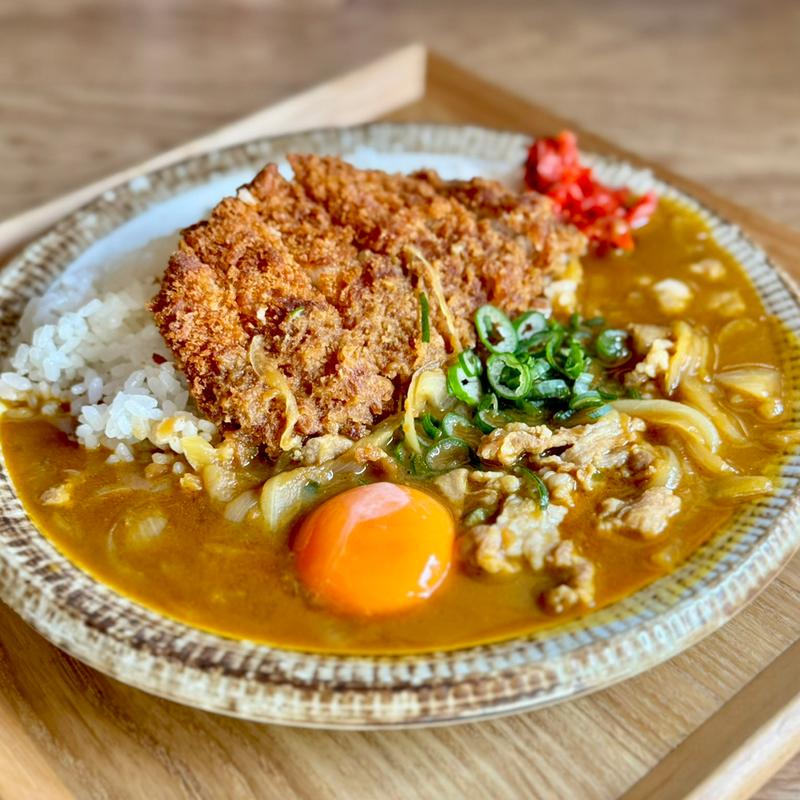 シン・おそば屋さんのだしカレー(カツのせ)(カレーだしっ!)