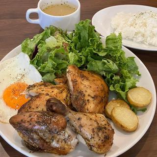 ハーフチキンセット 目玉焼き