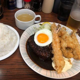 ハンバーグとエビフライと穴子フライ 目玉焼き(デリス)