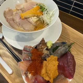 日本一のオマール海老みそ海鮮丼ラーメンセット