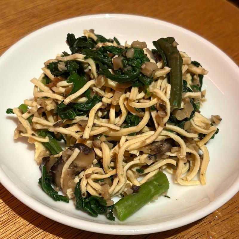 干し豆腐と春菊のナムル(KAMERA)