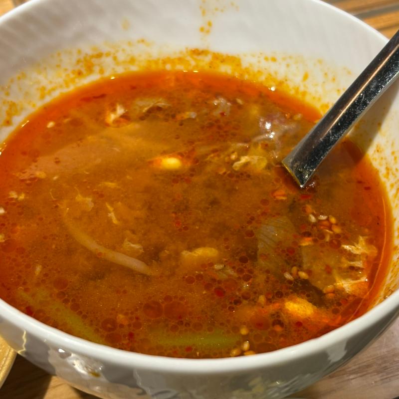 ユッケジャンスープ (個室 炭火焼肉 有田牛 本店)