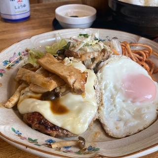 和風ハンバーグ定食　チーズ キノコのせ