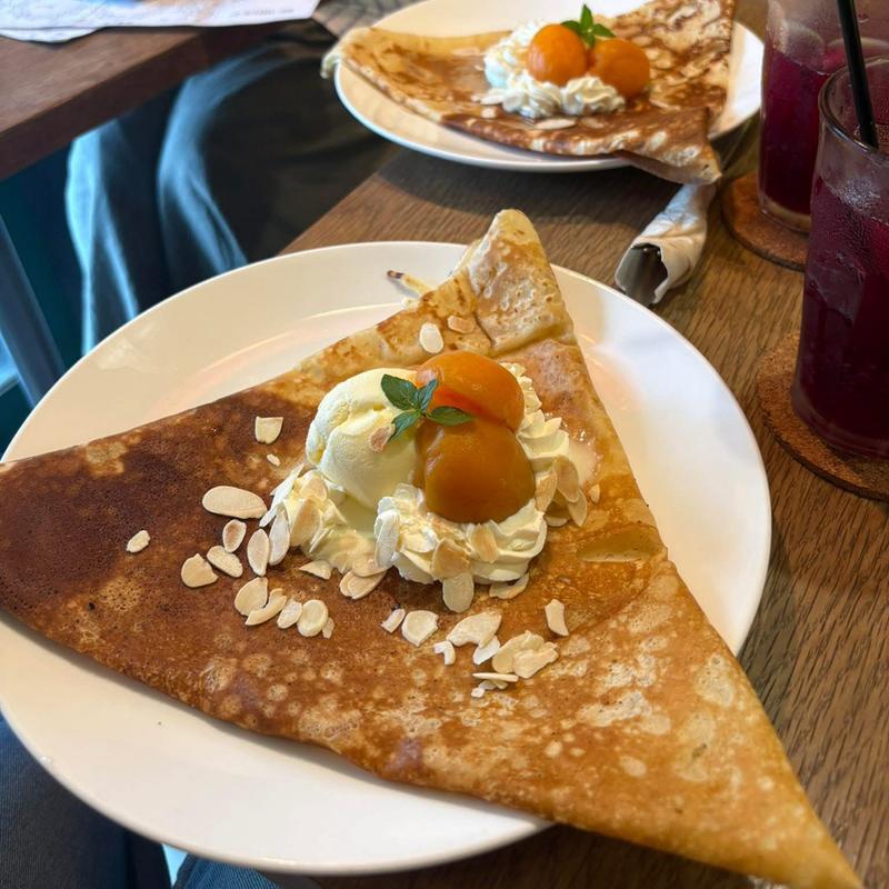 杏のクレープ(cafe oeuf)