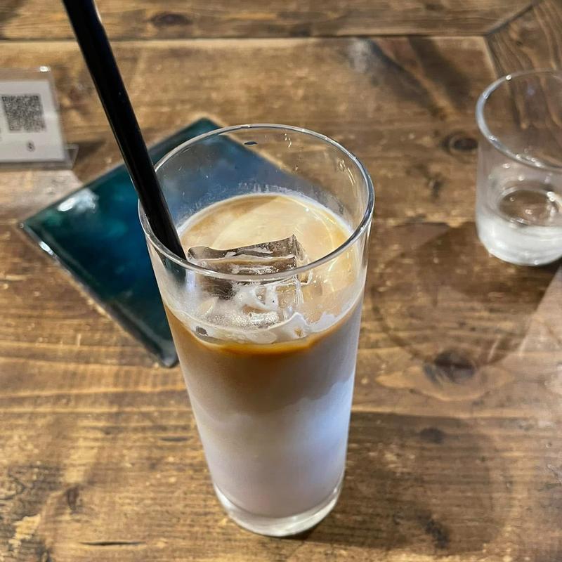 アイスカフェラテ(cafe&bar totoru)