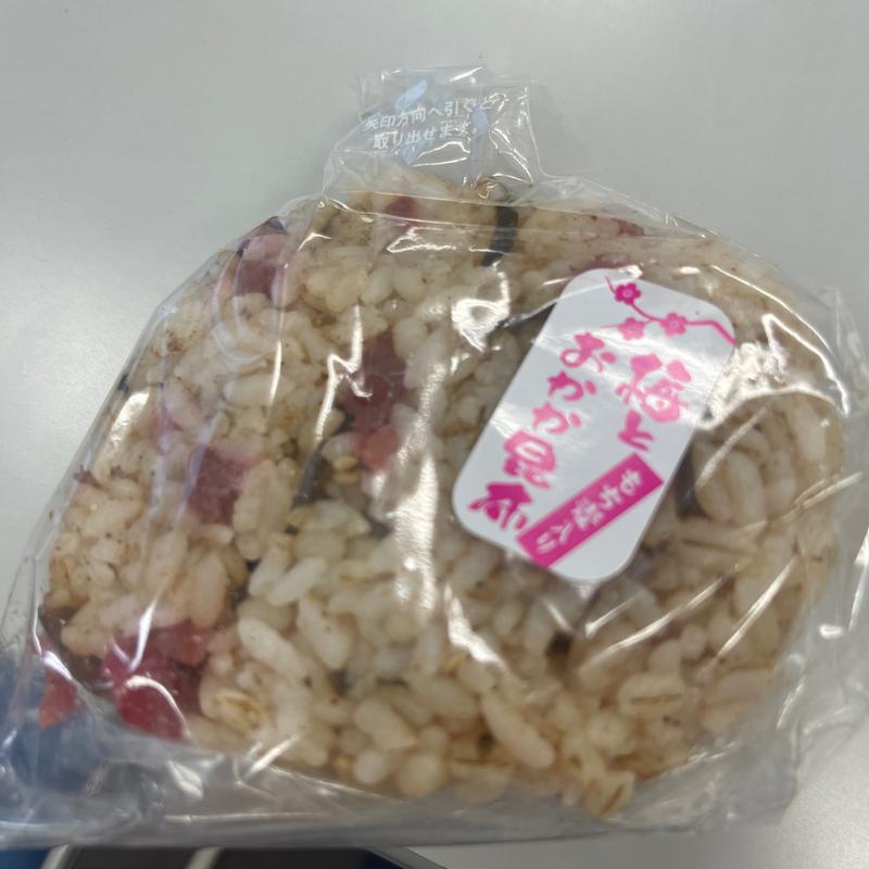 梅とおかか昆布のおむすび(デイリーヤマザキ 新潟古町店 （DailyYAMAZAKI）)