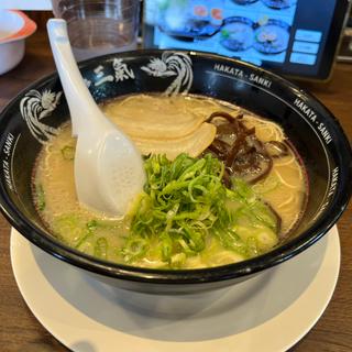 白ラーメン(豚骨ラーメン博多三氣 板付店)