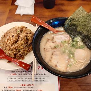 特製博多ラーメン+大盛りチャーハン(博多ラーメン 本丸亭 刈谷店)