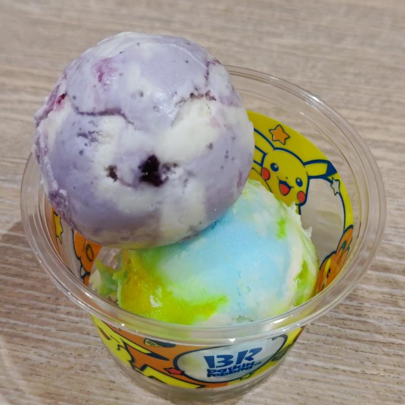 ピカチュウトロピカソーダ・ブルーベリーパンナコッタ(サーティワンアイスクリーム イオンフードスタイル港南台店)