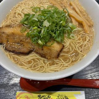 豚骨しょうゆラーメン