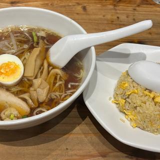 ラーメン半チャーハンセット