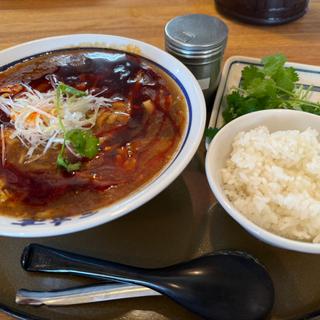酸辣湯麺　パクチー増し