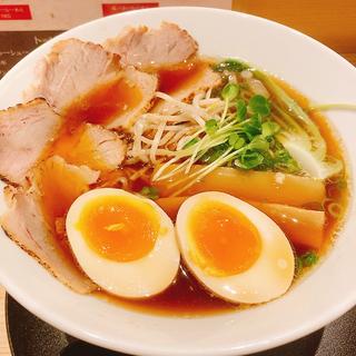 コクの中華そば醤油（煮玉子トッピング）(皆様ら〜めん食堂 満月)