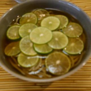 冷やしすだちそば