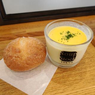 とうもろこしとさつまいもの冷たいスープ(Soup Stock Tokyo CIAL桜木町店)