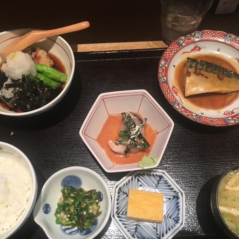 本日のお刺身と選べるメイン膳(1種)※平日ランチタイム限定価格(魚忠 （ウオチュウ）)