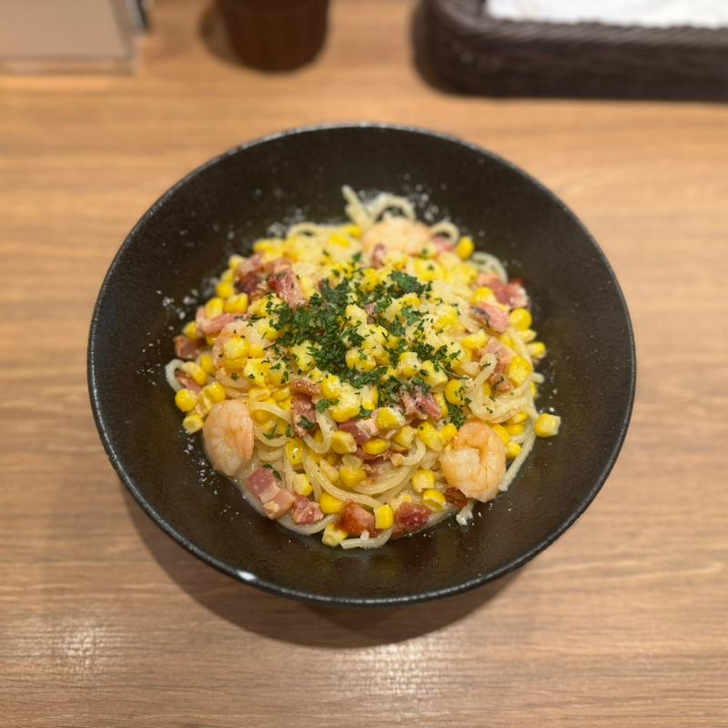 海老ととうもろこしのバター醤油パスタ(麦と卵　新宿西口店)