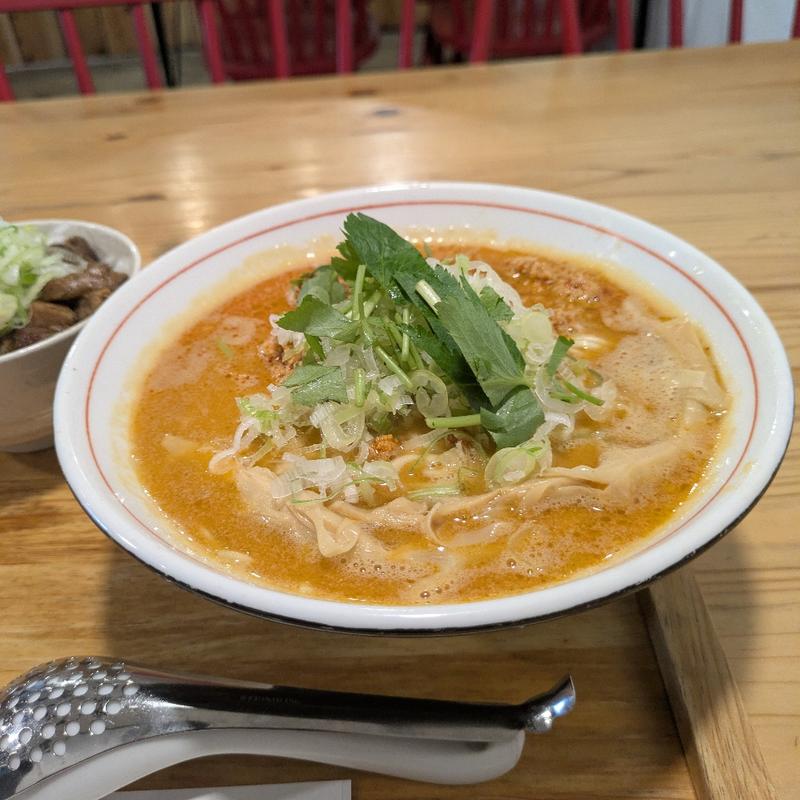 白ごまタンタン麺(中華そば 肴 yamago(ヤマゴ))