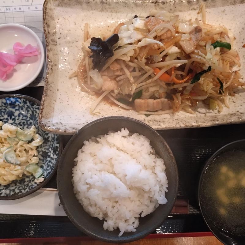 肉野菜定食(餃子dining 香楽)