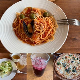 海の幸トマトパスタランチセット&サーモンマヨピッツァ