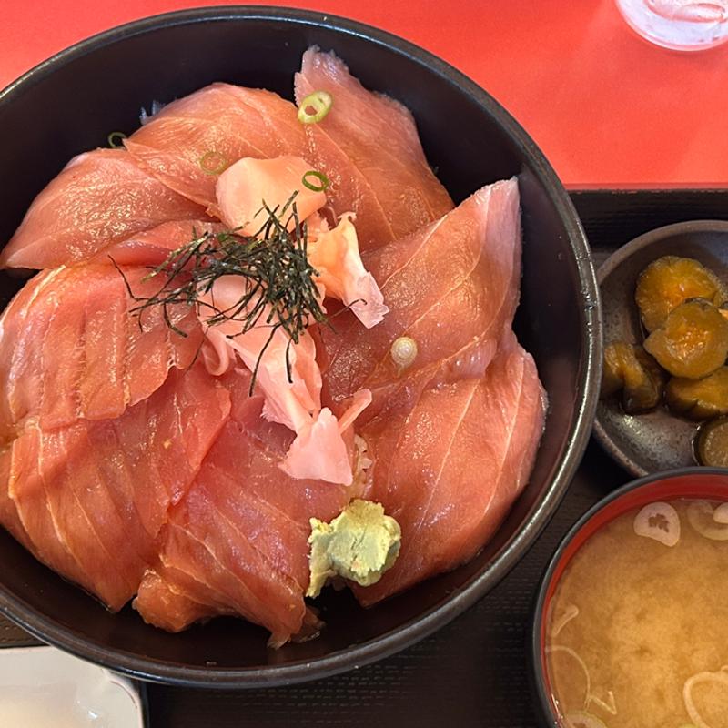 中トロ丼8枚大盛(もてなしや)