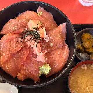 中トロ丼8枚大盛(もてなしや)