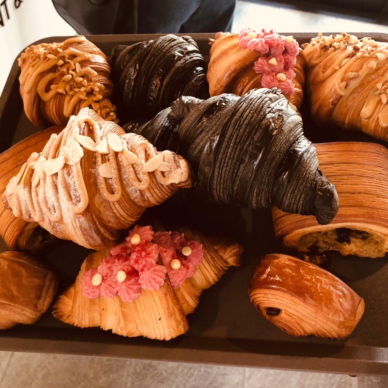 (SHARE croissant & coffee)