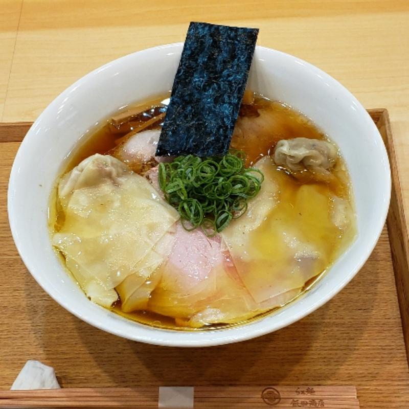 わんたん入りしょうゆチャーシュー麺(らぁ麺 飯田商店)