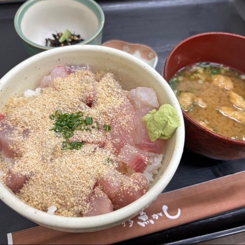 まかない丼(博多市場魚辰食堂)