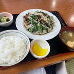 ニラレバ炒め定食