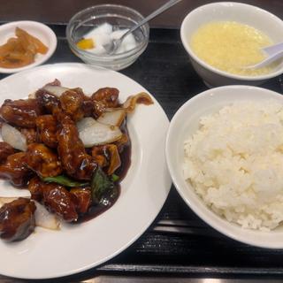 黒酢酢豚定食