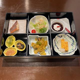 朝食