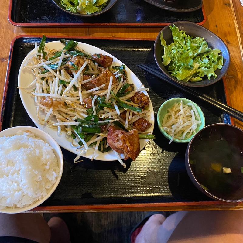 すこぶる旨いレバニラ定食(居酒屋 亀たろ)